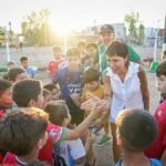 Mayra entregó equipamiento y materiales deportivos al Club Infantil Octubre 10 de La Ribera