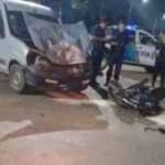 Grave choque entre una camioneta y dos motos dejó tres heridos en Bernal Oeste