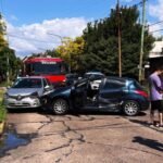 Quilmes Oeste: dos vehículos colisionaron en una esquina y solo hubo daños materiales