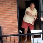 Denuncian a un vecino de Recoleta por disparar y arrojar objetos desde su balcón