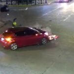 Fuerte choque entre una moto y un auto en Tigre