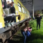 VIDEO: Caos en el tren Roca: pasajeros se arrojaron de las formaciones tras la paralización del servicio