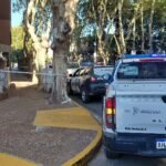 Bernal: investigan la muerte de un hombre hallado en el acceso a la Biblioteca Mariano Moreno