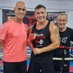 Maravilla Martínez se entrena en el club Quilmes Oeste de cara a su próxima pelea