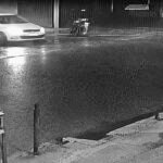Joven motociclista resultó herida tras una mala maniobra de un automovilista en Bernal Oeste