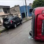 Tucumán: Policía chocó una camioneta estacionada y denuncian que habría estado en posible estado de ebriedad