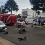 Bernal: fuerte choque entre auto y dos motos dejó heridos y movilizó a los servicios de emergencia