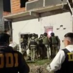 Operativo en Bernal Oeste: el Grupo Halcón redujo a un hombre armado que tenía a dos mujeres rehenes