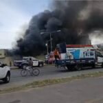 VIDEOS: Dramáticas imágenes del incendio que afectó a un frigorífico en San Martín