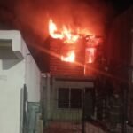 Voraz incendio destruyó una vivienda y movilizó a los equipos de emergencia
