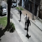 Video, Bernal: Cuatro delincuentes robaron un auto