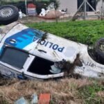 Persecución, vuelco y tres detenidos en La Plata: recuperaron motos robadas tras un operativo policial