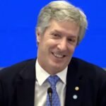 ¿“En algún lado están”? Desaparecen 4 billones y el presidente del BCRA responde con una risita